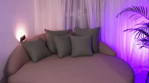 VICTORIA online show from September 2025 01:21:02 AM