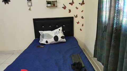 _victoriia_971 online show from February 2025 12:17:02 PM