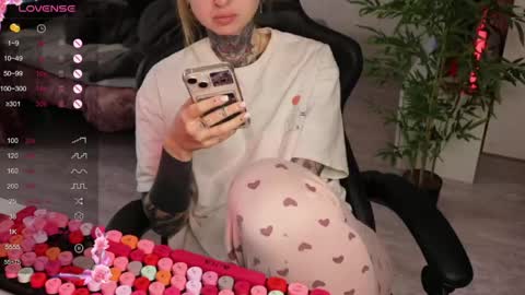 Snapshot of _viv1an_ chatting on May 2026 06:41:01 AM Alis online show from May 2026 06:41:01 AM