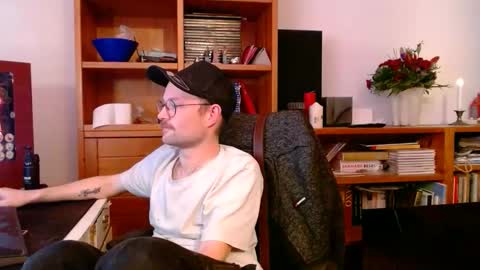 _whoisthatguy_ online show from January 2026 05:06:01 PM