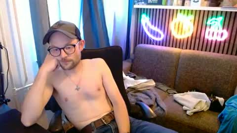 Snapshot of _whoisthatguy_ chatting on July 2026 04:00:01 PM _whoisthatguy_ online show from July 2026 04:00:01 PM