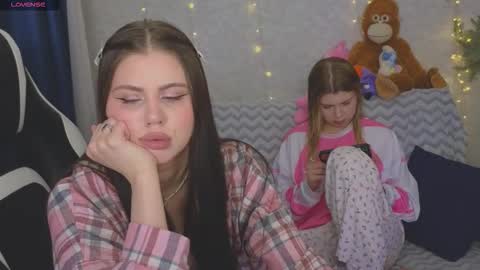 Fiona and Wayne online show from March 2026 05:26:01 PM