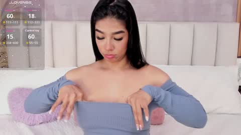 Ximena  online show from December 2024 01:07:02 PM