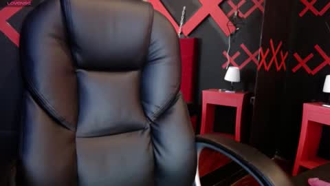 Yuyi online show from February 2025 02:16:02 PM