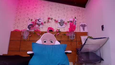 Aisha online show from September 2025 11:55:02 AM