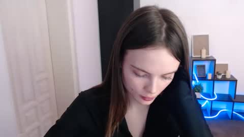 a_ariella_ online show from December 2025 03:32:01 PM