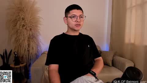 a_lejandro_0_8 online show from April 2026 02:39:02 PM