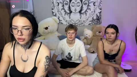 Kris Michael online show from July 2026 06:26:02 PM