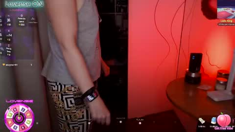 Snapshot of aamazingjoi chatting on February 2025 04:42:02 PM Katie online show from February 2025 04:42:02 PM