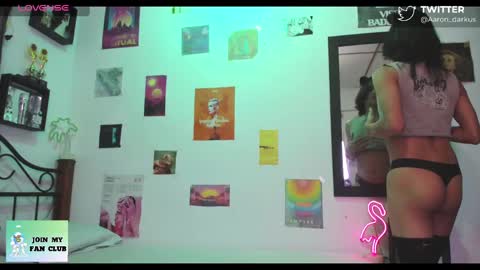 Aaron  online show from September 2025 11:43:01 PM