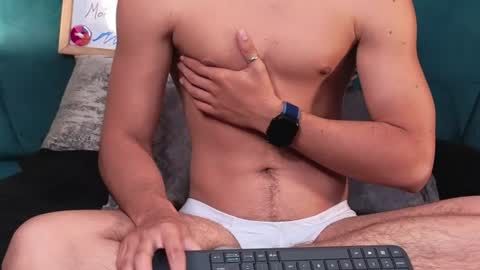 Snapshot of aaron_eze chatting on June 2026 02:59:02 PM Aaron Ezequiel online show from June 2026 02:59:02 PM