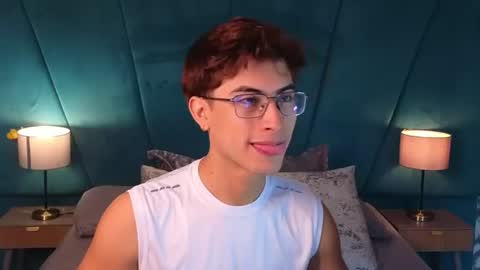 Snapshot of aaron_eze chatting on July 2026 01:39:02 PM Aaron Ezequiel online show from July 2026 01:39:02 PM