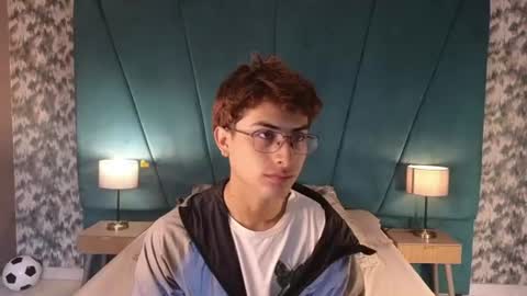 Snapshot of aaron_eze chatting on July 2026 12:07:01 PM Aaron Ezequiel online show from July 2026 12:07:01 PM