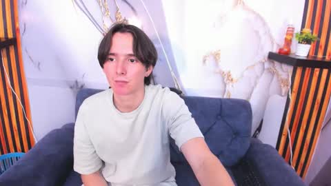 Aaron online show from November 2025 05:10:01 AM