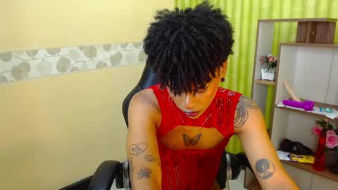 Snapshot of aaronbakers chatting on December 2024 09:44:01 AM im NiallDun online show from December 2024 09:44:01 AM