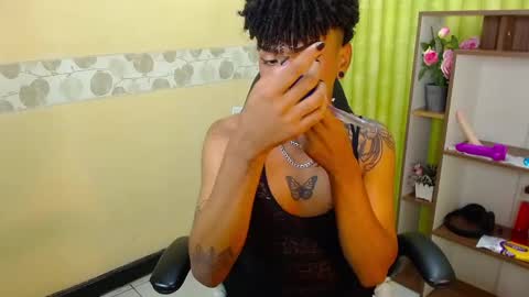 Snapshot of aaronbakers chatting on January 2025 03:50:02 AM im NiallDun online show from January 2025 03:50:02 AM