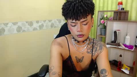 Snapshot of aaronbakers chatting on February 2025 01:11:02 AM im NiallDun online show from February 2025 01:11:02 AM