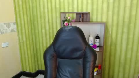 Snapshot of aaronbakers chatting on March 2025 11:06:02 AM im NiallDun online show from March 2025 11:06:02 AM