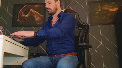 Aaron online show from February 2025 07:17:02 AM