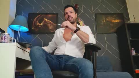 Aaron online show from October 2025 06:48:01 PM