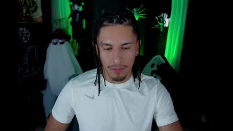 AARON  online show from October 2025 10:37:01 PM