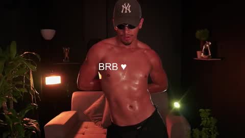 AARON  online show from November 2025 08:08:02 AM