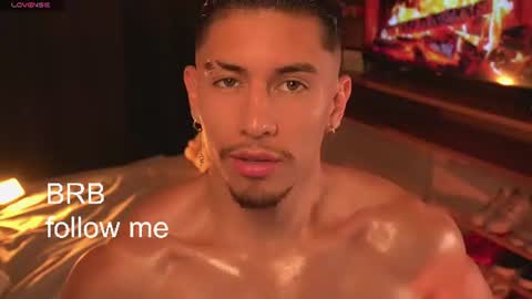 Snapshot of aaronfox_ chatting on June 2026 08:31:01 AM AARON online show from June 2026 08:31:01 AM