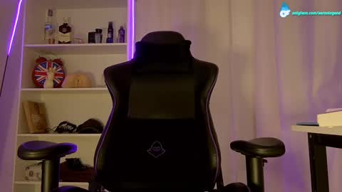 Aaron  online show from February 2025 05:12:02 AM