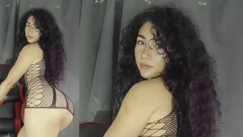 Snapshot of abbi_moon chatting on April 2026 07:12:01 PM Martina online show from April 2026 07:12:01 PM