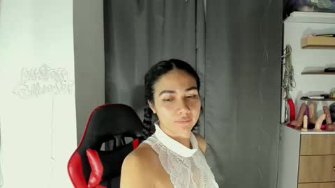 Snapshot of abbi_moon chatting on April 2026 08:57:02 PM Martina online show from April 2026 08:57:02 PM