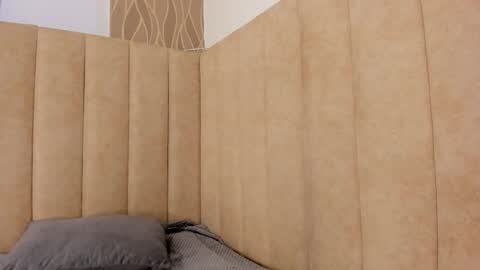 abby_swett1 online show from December 2025 01:17:01 PM