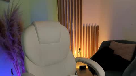 ABBY online show from November 2025 10:53:02 PM