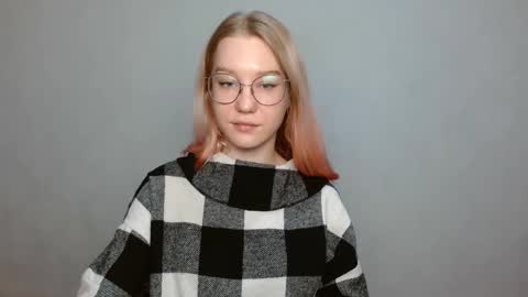 Snapshot of abbymoore__ chatting on December 2024 12:35:01 PM Abby Lovense is active online show from December 2024 12:35:01 PM