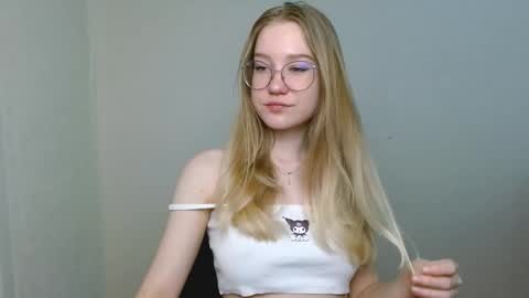 Abby Lovense is active online show from March 2026 10:41:02 AM
