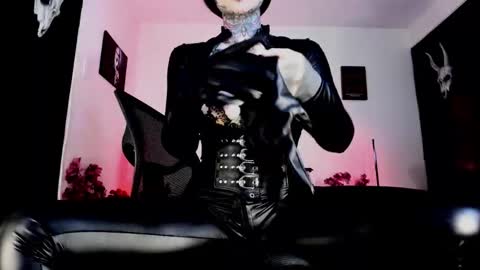 Abby online show from November 2025 02:00:02 AM