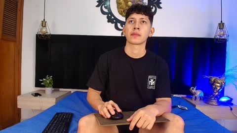 Snapshot of abeel_ordaz chatting on November 2025 01:55:02 PM Abel Ordaz online show from November 2025 01:55:02 PM