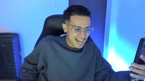 Independence model AbelAsburgo online show from December 2024 02:01:02 AM