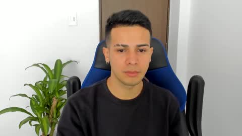 Independence model AbelAsburgo online show from March 2025 04:44:02 PM