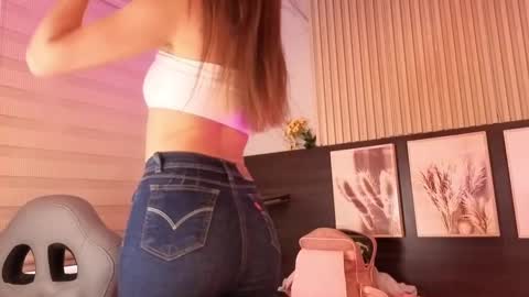 Abella online show from September 2025 02:22:01 PM