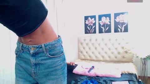 Abigail online show from December 2025 12:32:01 PM