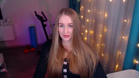 Snapshot of abigail_flex chatting on January 2025 05:51:02 PM Anna online show from January 2025 05:51:02 PM
