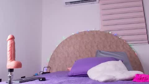 Abigail online show from December 2025 03:01:02 AM