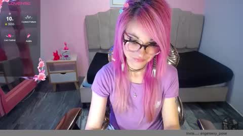 abril_ch_ online show from October 2025 10:55:01 AM