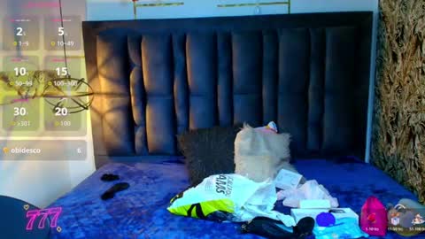 Snapshot of abril_fox__ chatting on June 2026 12:32:02 AM Abril Fox online show from June 2026 12:32:02 AM