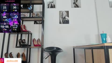 Snapshot of abril_ricci chatting on December 2024 04:27:02 AM Abril  online show from December 2024 04:27:02 AM