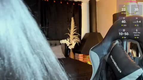 Snapshot of abril_riios chatting on June 2026 04:15:02 AM Abril online show from June 2026 04:15:02 AM