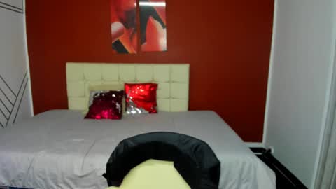 ABRIL online show from December 2024 08:00:02 PM