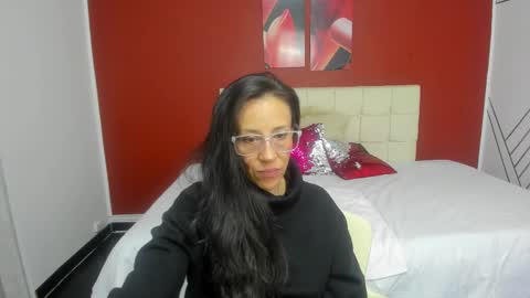 Snapshot of abrillee1 chatting on February 2025 10:50:02 PM ABRIL online show from February 2025 10:50:02 PM