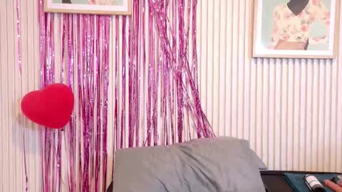 abrilmirren online show from February 2026 11:08:01 AM