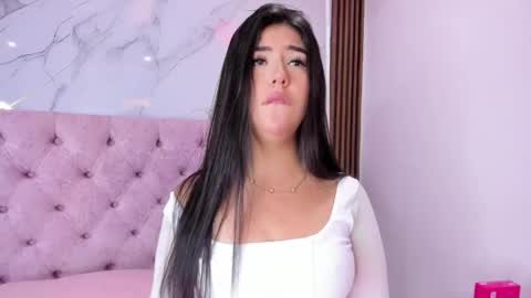 Snapshot of abrilquintana chatting on May 2026 11:42:02 AM Abril online show from May 2026 11:42:02 AM